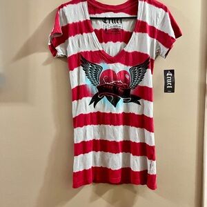 NWT Cruel Red and White Striped T-Shirt With Heart Graphic Size Medium